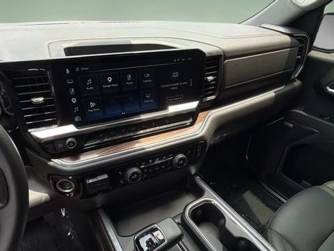 Used 2026 Chevrolet Silverado 1500 LT Trail Boss w/ LT Trail Boss Premium Package AWD/4WD image 24
