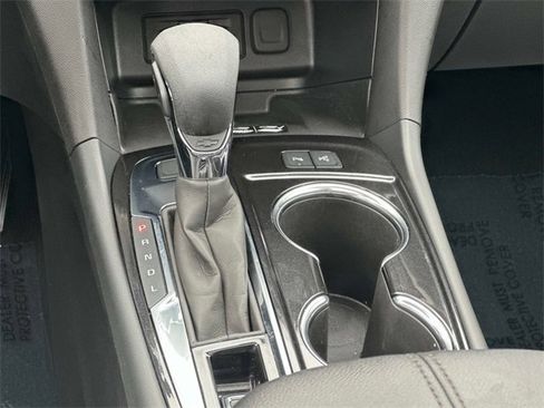 Used 2024 Chevrolet Equinox Premier image 5