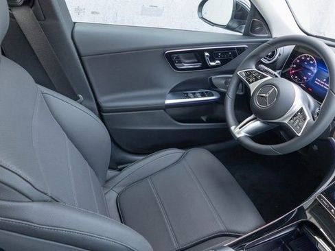 Used 2025 Mercedes-Benz C 300 4MATIC Sedan image 21