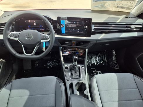 New 2026 Volkswagen Jetta SE FWD image 10
