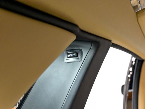 Used 2013 Rolls-Royce Phantom Sedan RWD image 36