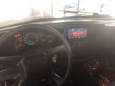 Used 2000 GMC Sierra 1500 SL w/ Convenience Group AWD/4WD image 13