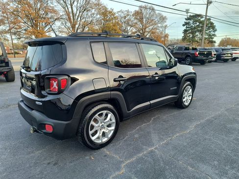 Used 2015 Jeep Renegade Latitude w/ Popular Equipment Group image 5