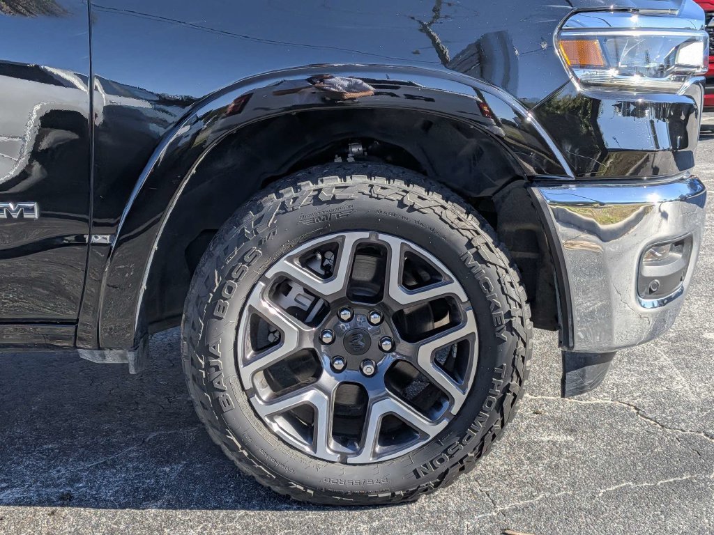 Used 2025 RAM 1500 Laramie AWD/4WD image 9