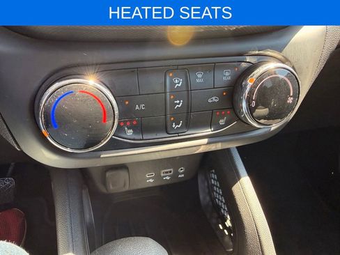 Used 2022 Chevrolet TrailBlazer LT w/ LPO, Blackout Package AWD/4WD image 3