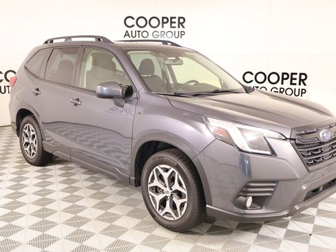 Used 2023 Subaru Forester Premium AWD/4WD image 1