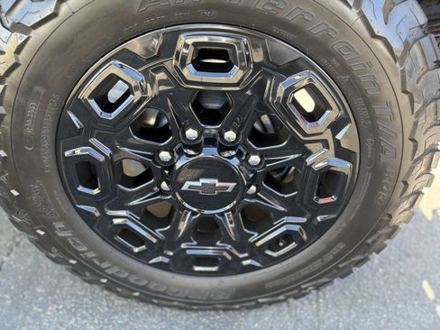 Used 2024 Chevrolet Silverado 2500 High Country w/ Midnight Edition image 34