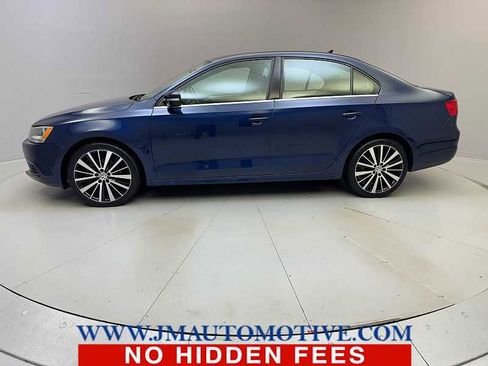 Used 2014 Volkswagen Jetta SE FWD image 2