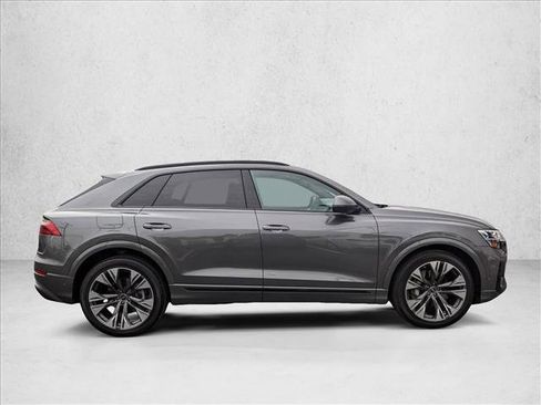 Certified 2025 Audi Q8 Prestige image 4