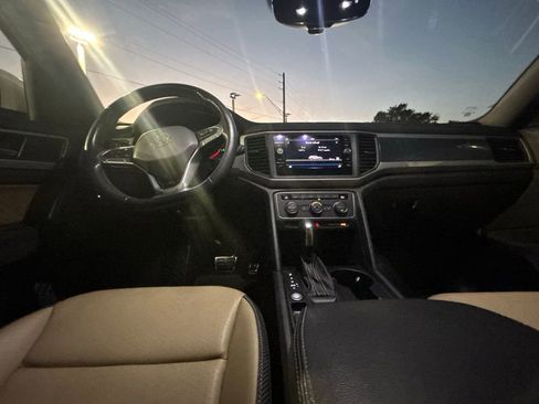 Used 2021 Volkswagen Atlas Cross Sport SE w/ Panoramic Sunroof Package image 45