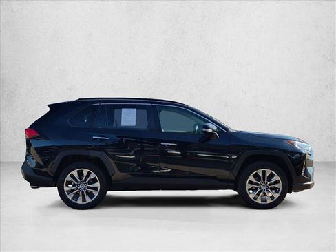 Used 2019 Toyota RAV4 Limited w/ Advanced Technology Package AWD/4WD image 4