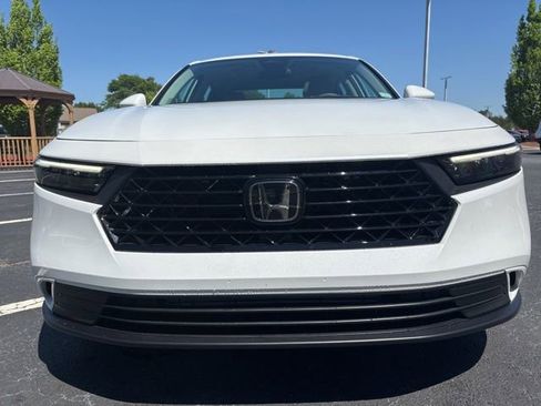 Used 2023 Honda Accord EX image 2