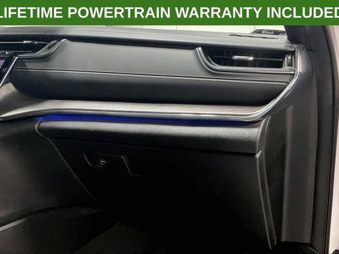 Used 2024 Jeep Grand Cherokee Overland w/ Luxury Tech Group IV AWD/4WD image 19