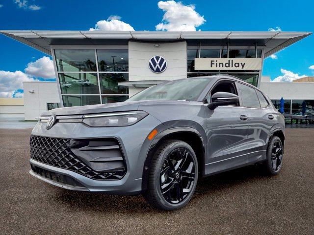 New 2026 Volkswagen Tiguan SE R-Line FWD image 2