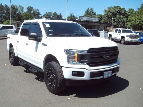 Used 2018 Ford F150 XLT w/ Equipment Group 302A Luxury AWD/4WD image 7