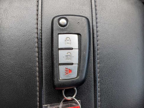 Used 2018 Nissan Rogue S AWD/4WD image 32