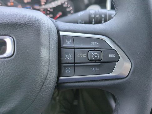 Used 2025 Jeep Compass Limited AWD/4WD image 23
