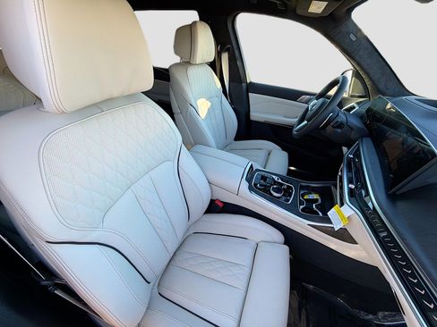 New 2026 BMW X7 xDrive40i image 16