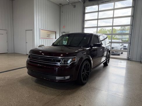 Used 2019 Ford Flex Limited w/ Equipment Group 303A AWD/4WD image 2