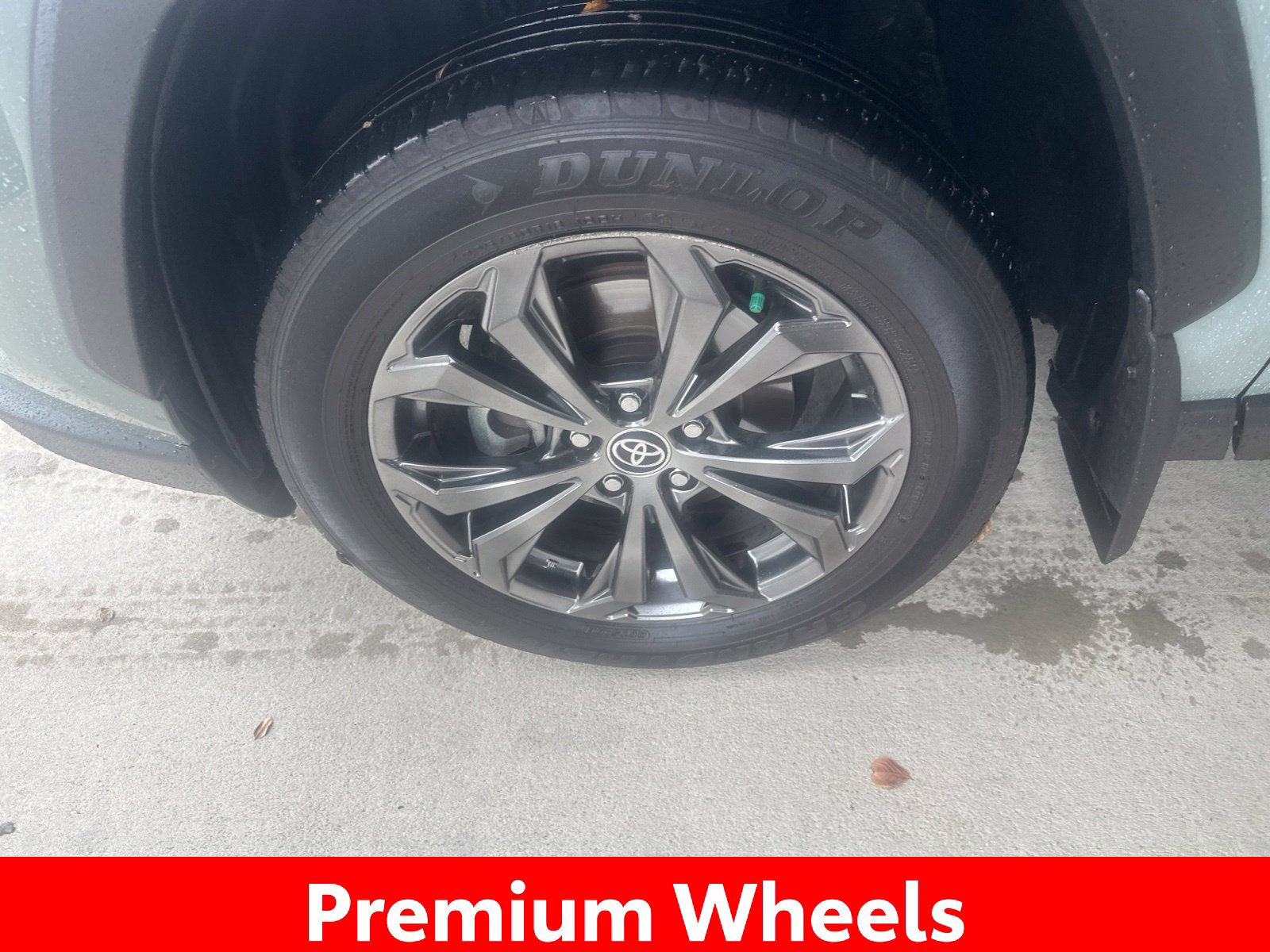Used 2023 Toyota RAV4 XLE Premium AWD/4WD image 15