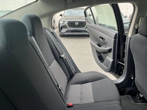 Used 2025 Nissan Sentra SV FWD image 31