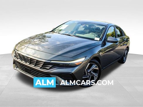 Used 2025 Hyundai Elantra SEL FWD image 1