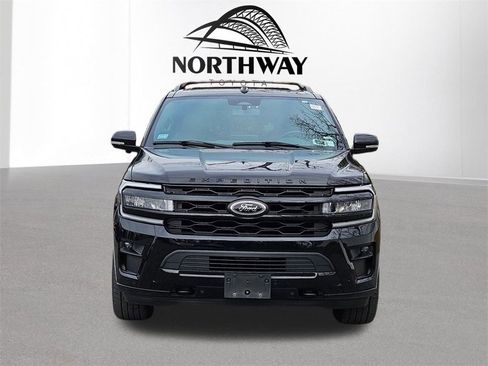 Used 2024 Ford Expedition Limited image 9