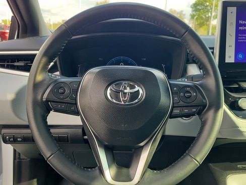 Certified 2025 Toyota Corolla SE w/ SE Premium Package FWD image 22