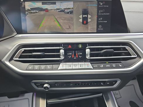 Used 2022 BMW X5 xDrive40i w/ Premium Package image 30