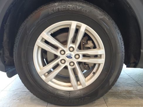 Used 2023 Ford Explorer XLT w/ Equipment Group 202A AWD/4WD image 13