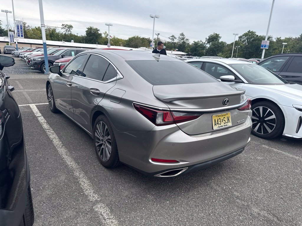 Used 2019 Lexus ES 350 FWD image 4