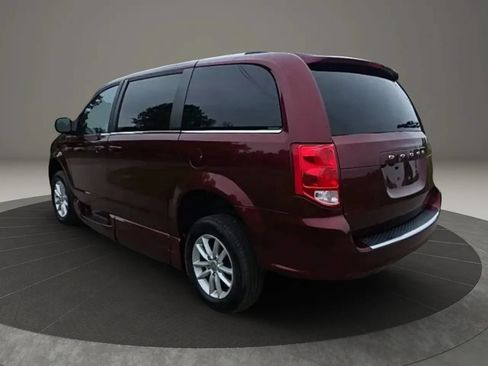 Used 2019 Dodge Grand Caravan SXT FWD image 4