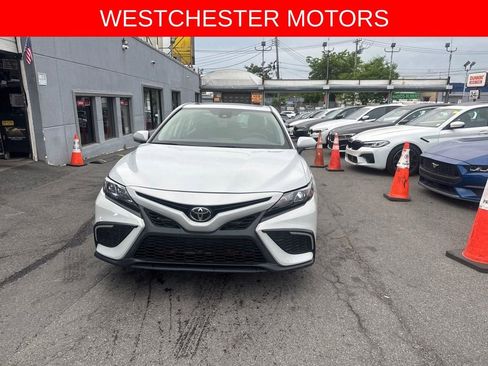 Used 2024 Toyota Camry SE w/ Convenience Package FWD image 2