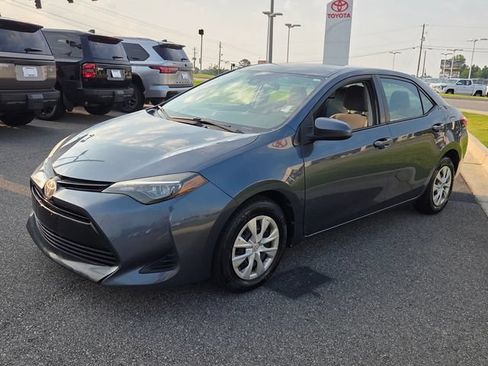 Used 2019 Toyota Corolla L FWD image 3