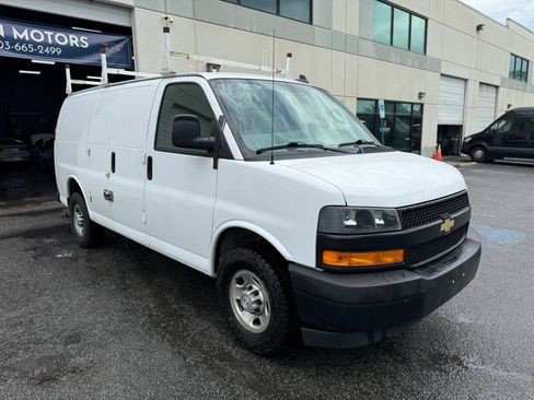 Used 2021 Chevrolet Express 2500 w/ Driver Convenience Package RWD image 8