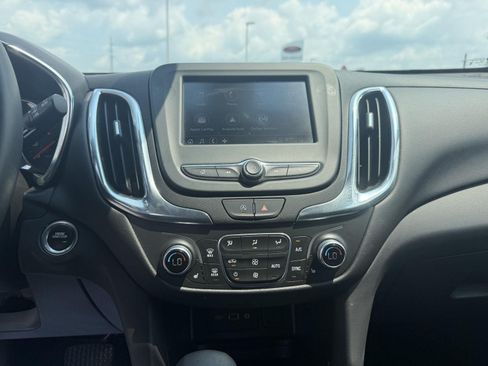 Used 2024 Chevrolet Equinox LT FWD image 19