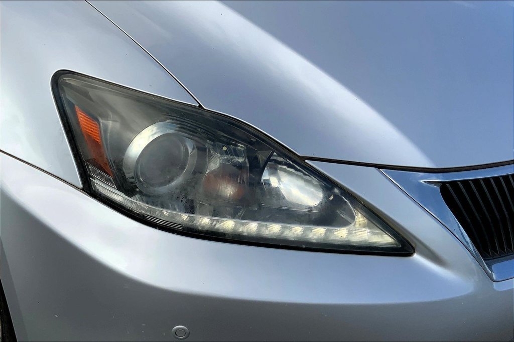 Used 2015 Lexus IS 250C w/ Luxury Package RWD image 26
