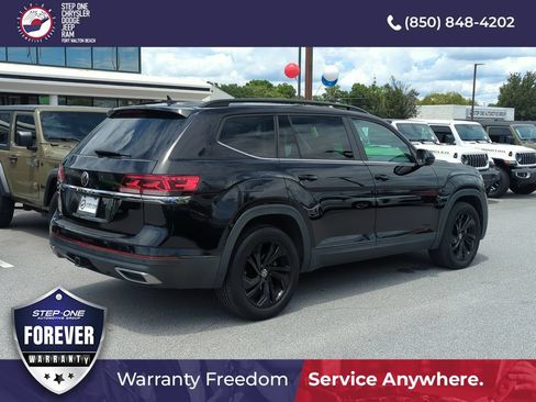 Used 2023 Volkswagen Atlas SE w/ Panoramic Sunroof Package FWD image 6