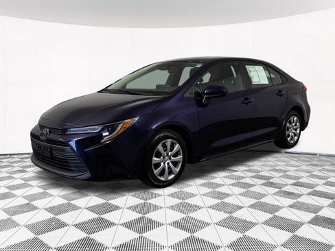 Used 2023 Toyota Corolla LE image 9