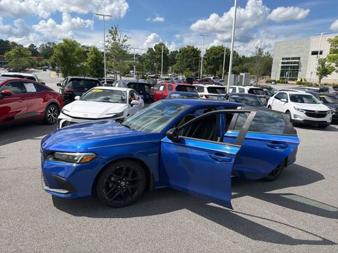 Used 2023 Honda Civic Sport image 17