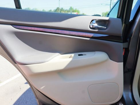 Used 2011 INFINITI G37 Journey w/ Premium Pkg image 40