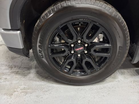 Used 2025 GMC Sierra 1500 Elevation w/ LPO, Elevation Black Package image 10