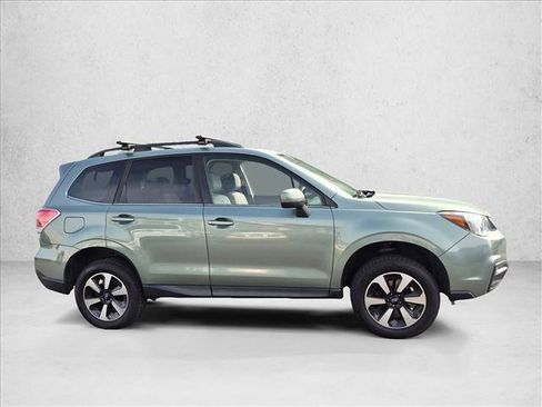 Used 2017 Subaru Forester 2.5i Limited AWD/4WD image 4