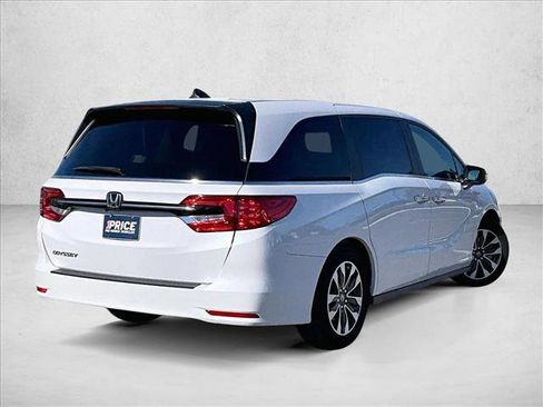 Used 2024 Honda Odyssey EX-L image 2