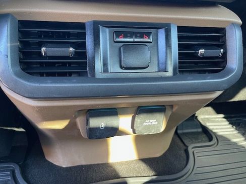 Used 2021 Ford F150 Lariat w/ Equipment Group 502A High image 19