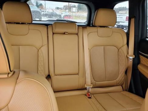 Used 2024 Jeep Grand Cherokee Summit w/ High Altitude Package image 17