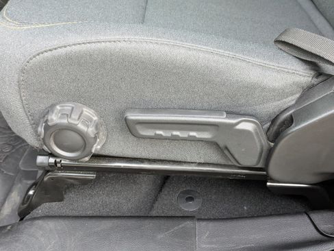 Used 2024 Jeep Gladiator Sport image 26