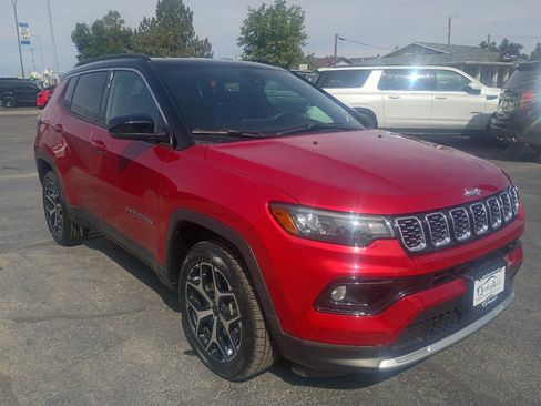 Used 2025 Jeep Compass Limited AWD/4WD image 4