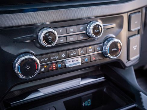 Used 2023 Ford F350 Platinum image 24