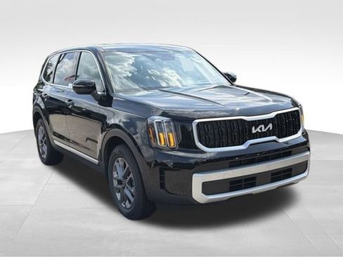Used 2024 Kia Telluride LX FWD image 6